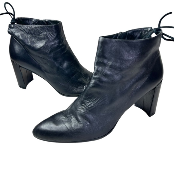 Stuart Weitzman Women’s Size 9.5 Black Leather Ankle Boots 3.25” heel side zip - Picture 1 of 9